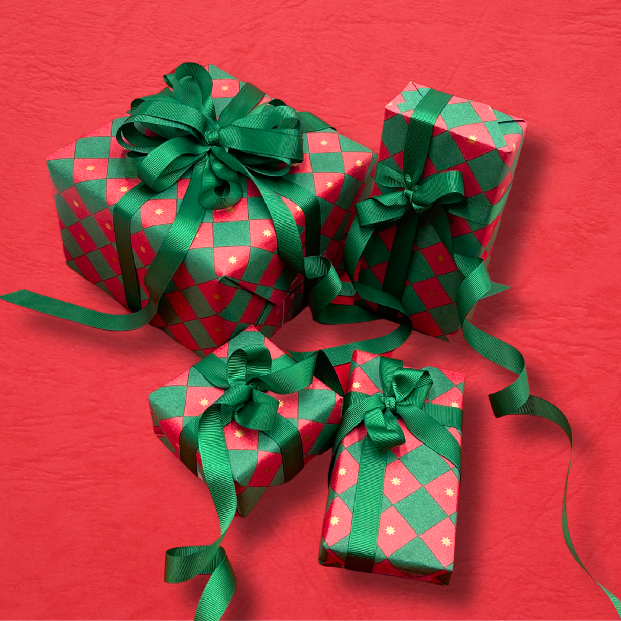 Checkerboard Gift Wrapping Paper – 80gsm, 60cm Wide | Festive Christmas Wrap