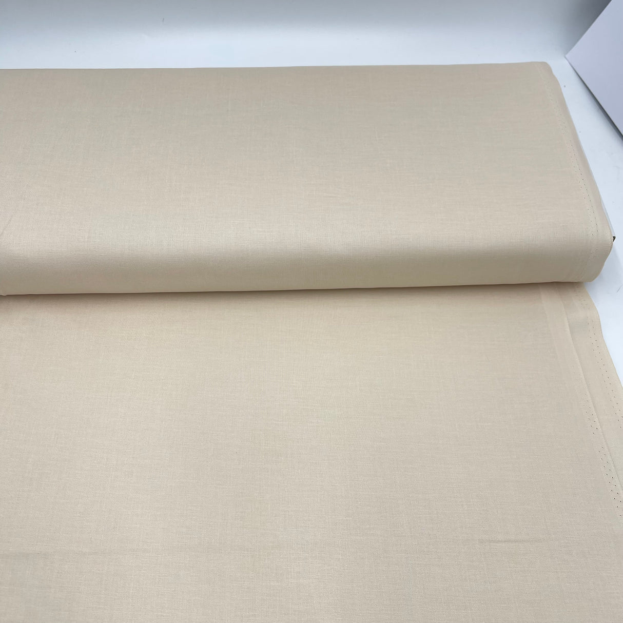 Homespun Taupe Fabric – Solid Blender Cotton – Hobbycraft HSTaupe