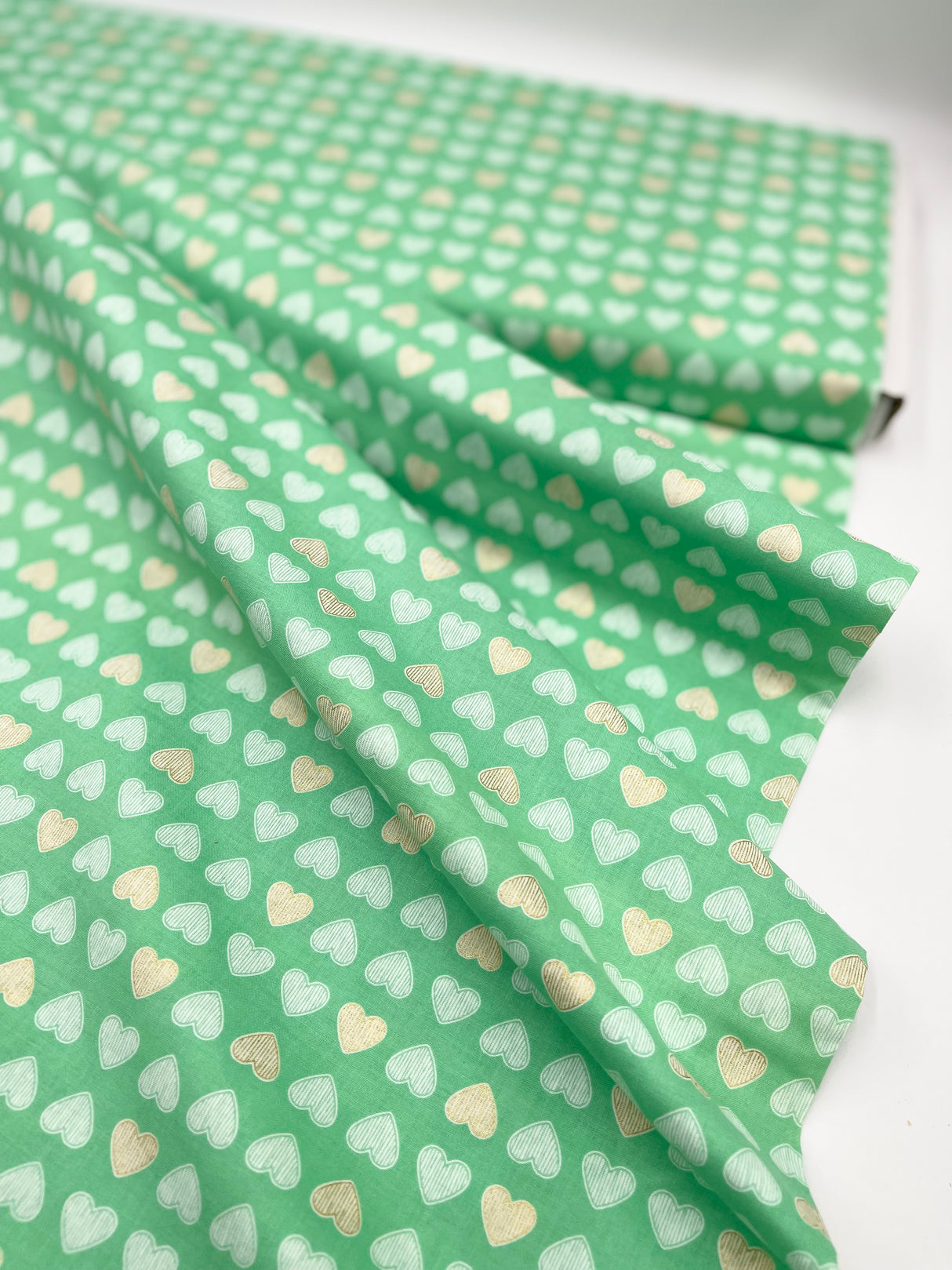Heart of Gold – Clover Green Fabric, Gold Metallic Hearts – Michael Miller