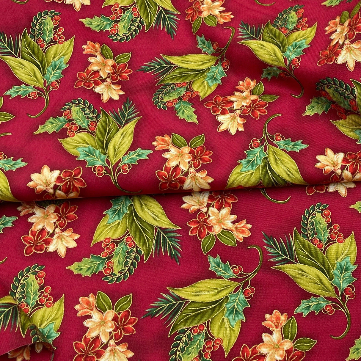 Christmas Splendor fabric Holly floral Cotton Quilting fabric Henry Glass HG9992