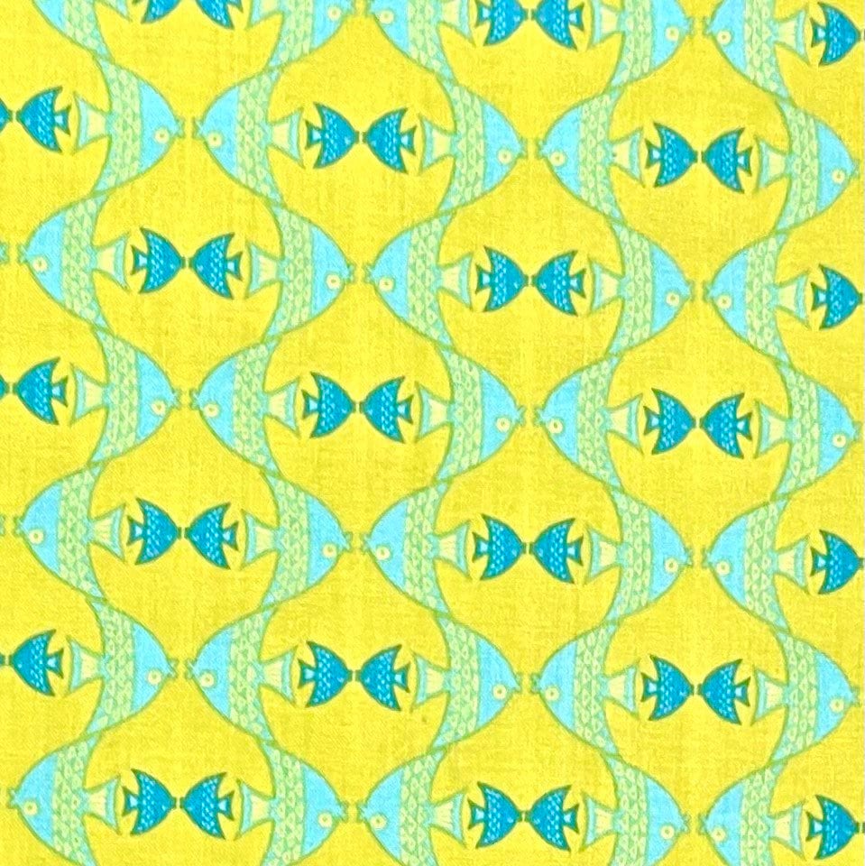 Big Splash, Cotton Quilting Fabric, Fishes Kissing Lime by Henry Glass HG6830-66