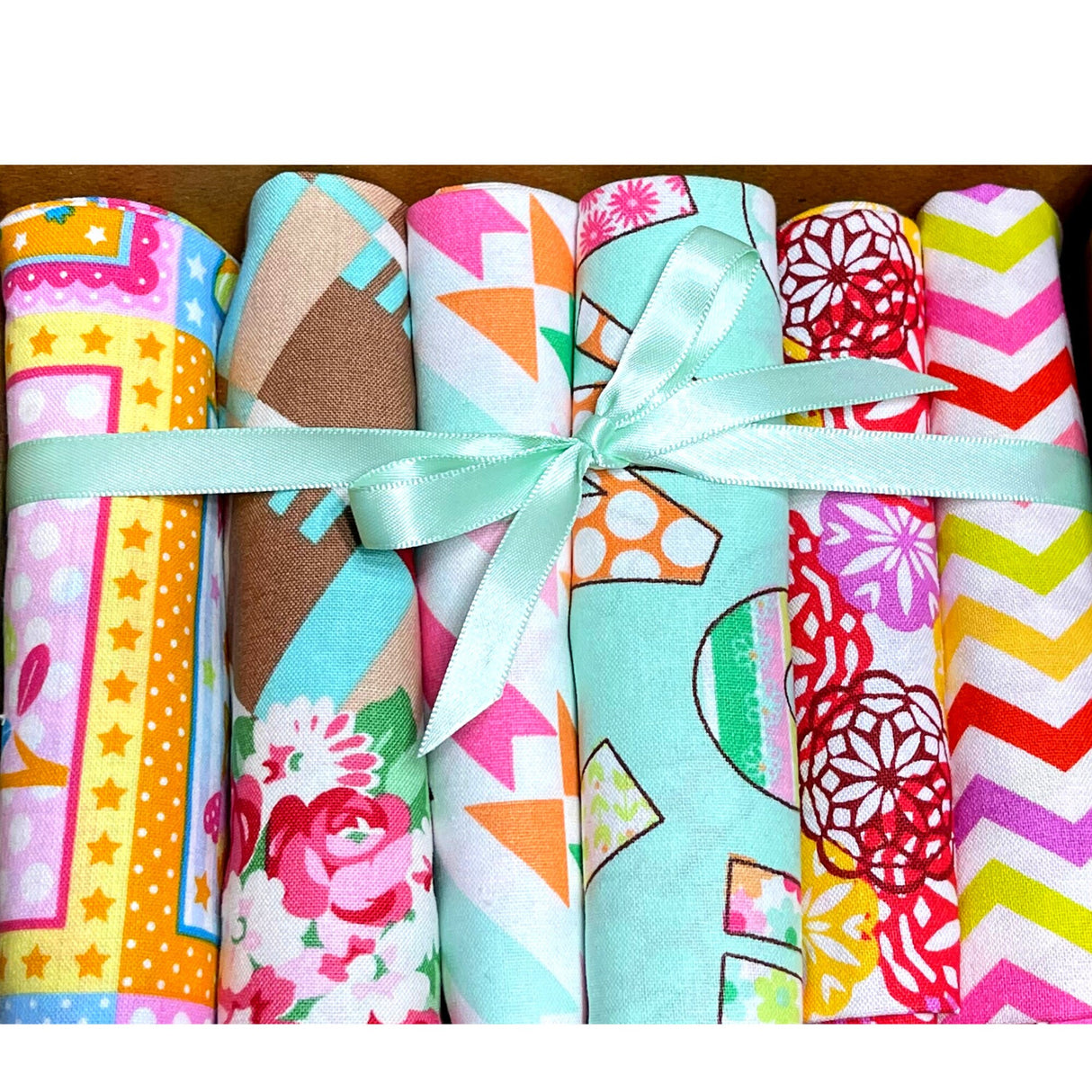 Gift Box Brights Fat Quarter Out of Print Quilting Cotton Fabric 6 Fat Quarters