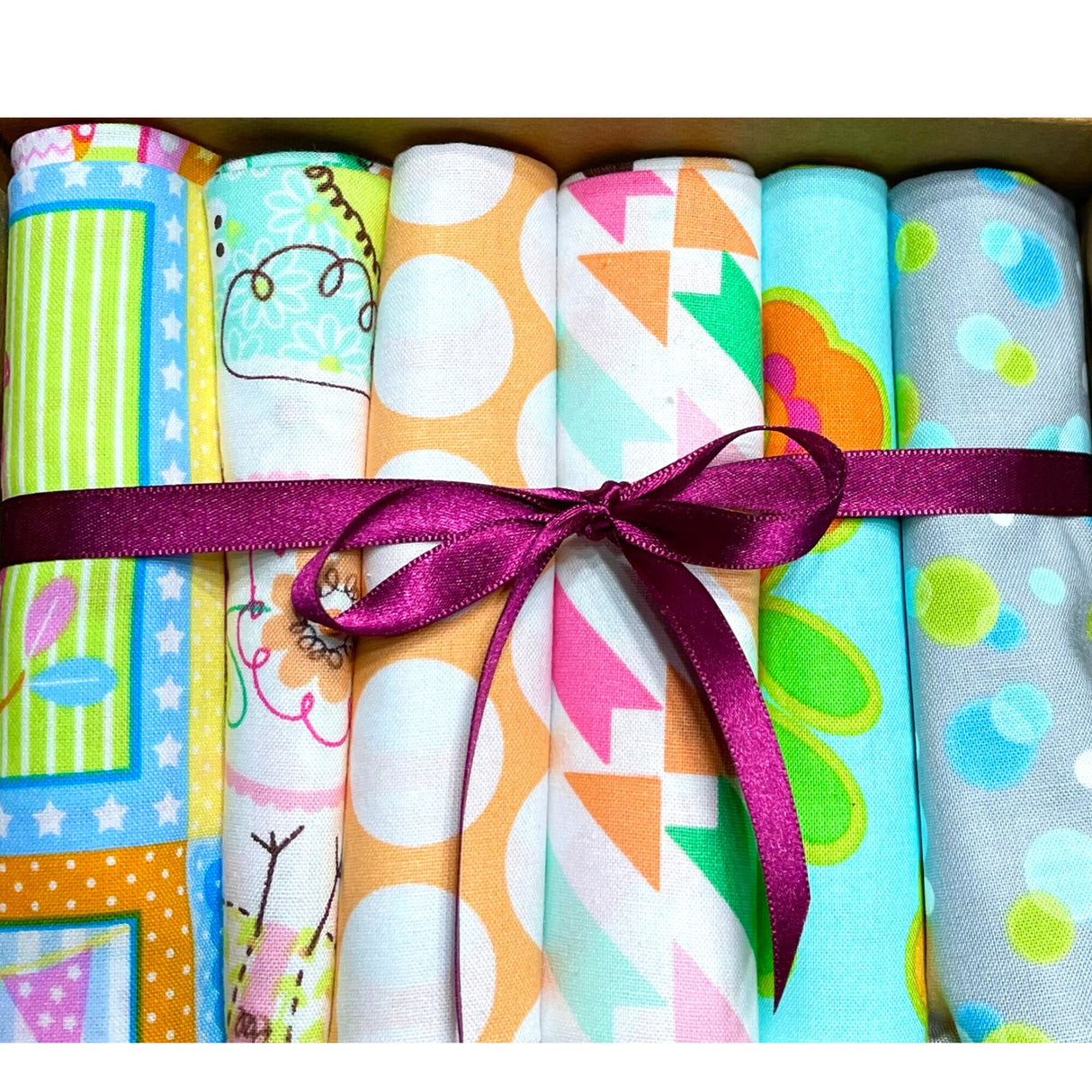 Gift Box Fun Pack Fat Quarter Out of Print Quilting Cotton Fabric 6 Fat Quarters