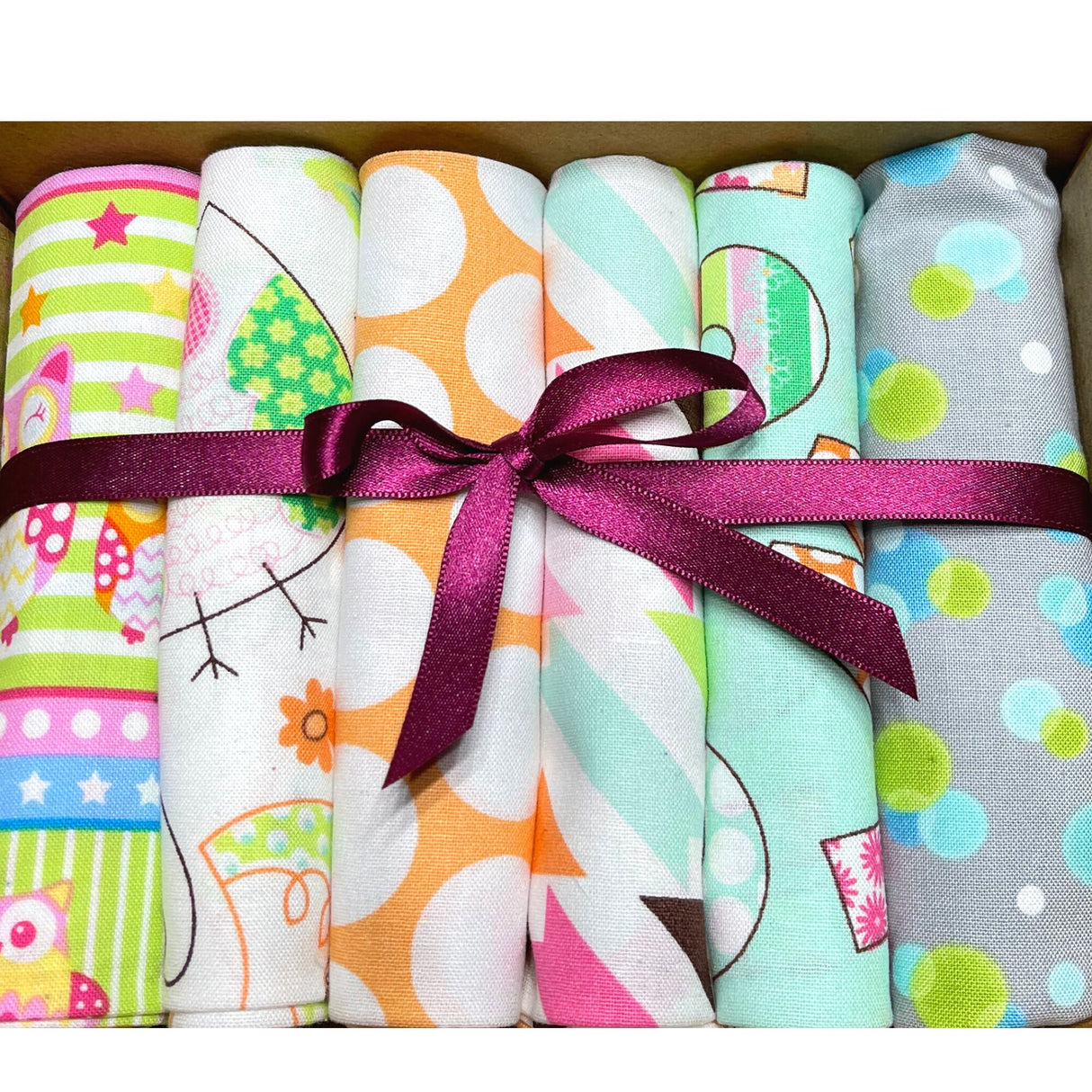 Gift Box Fun Pack Fat Quarter Out of Print Quilting Cotton Fabric 6 Fat Quarters