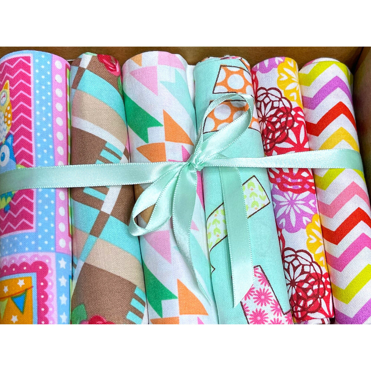 Gift Box Brights Fat Quarter Out of Print Quilting Cotton Fabric 6 Fat Quarters