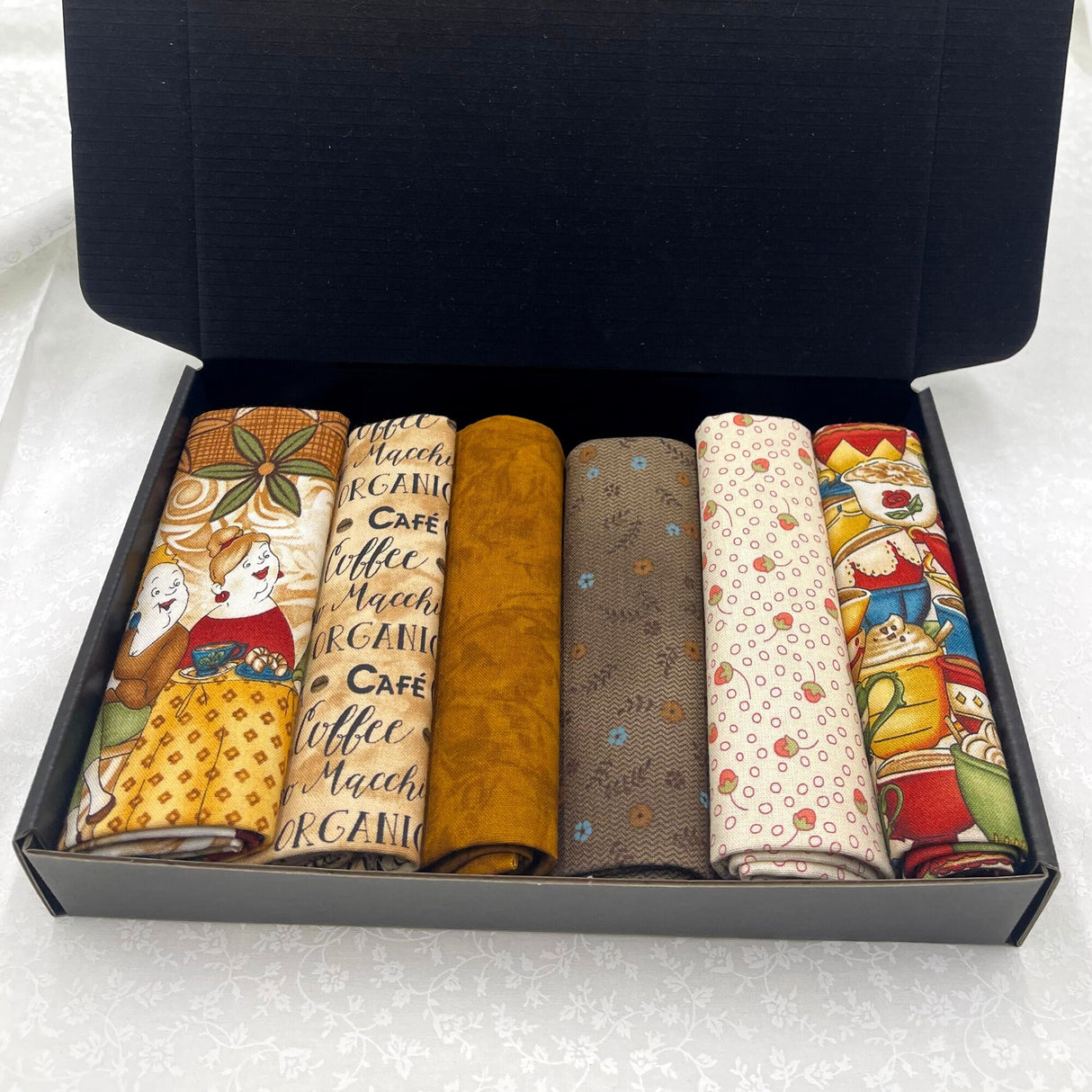 Coffee Escapes, Fat Quarter pack, Gift ideas, Pre-cut, Quilting Fabric by Henry Glass