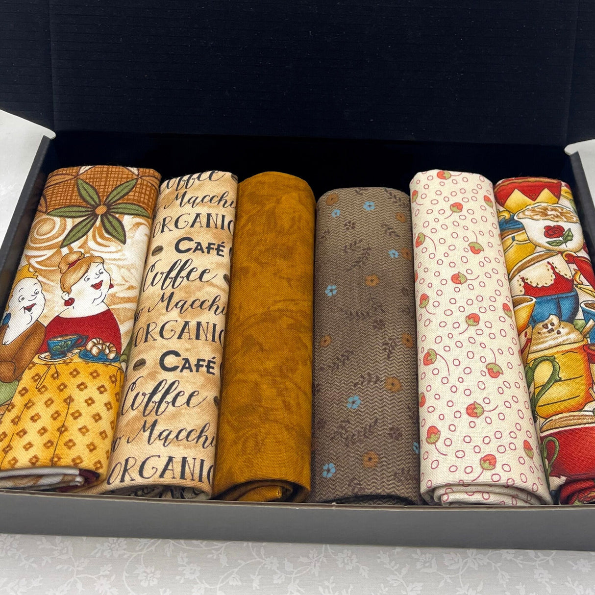 Coffee Escapes, Fat Quarter pack, Gift ideas, Pre-cut, Quilting Fabric by Henry Glass