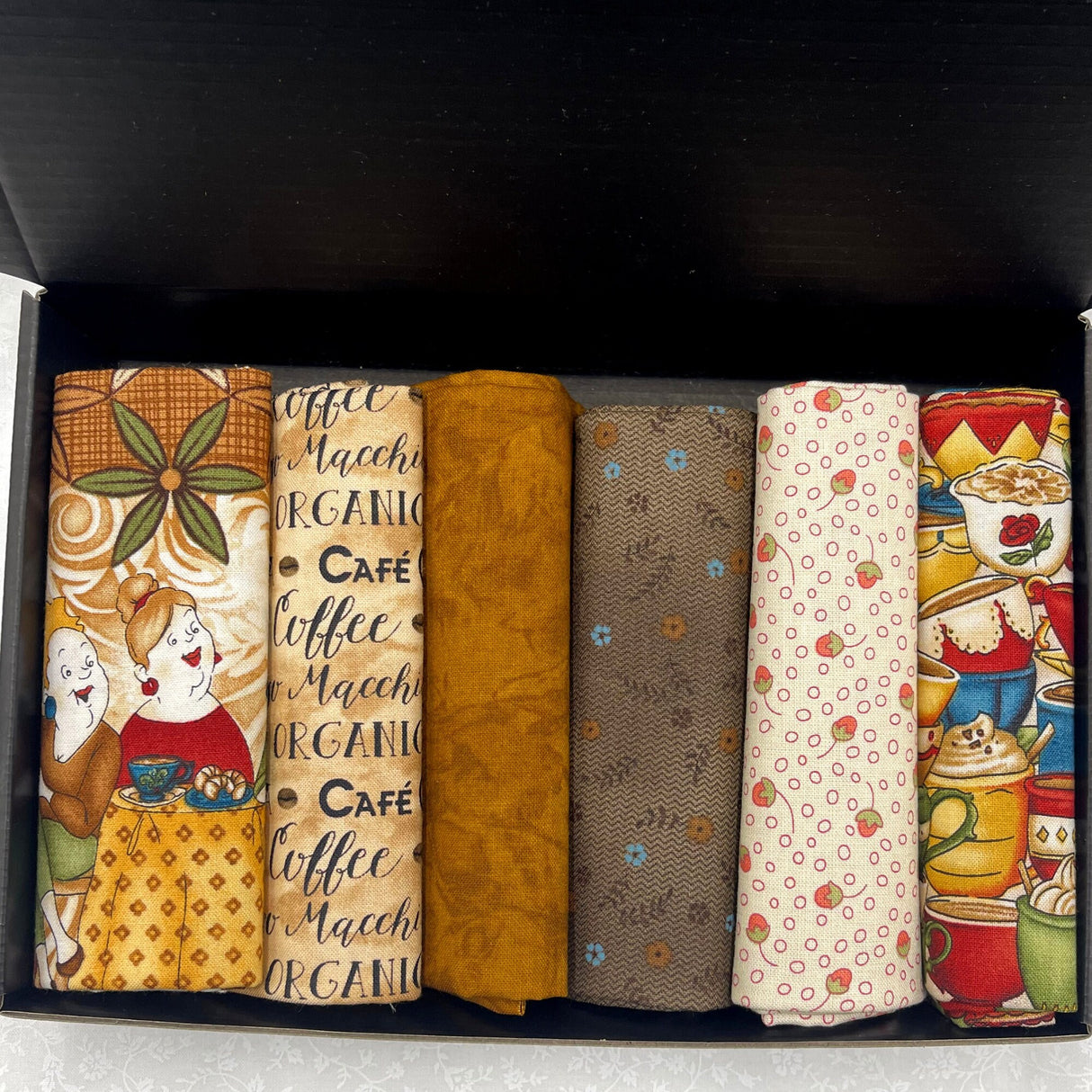 Coffee Escapes, Fat Quarter pack, Gift ideas, Pre-cut, Quilting Fabric by Henry Glass