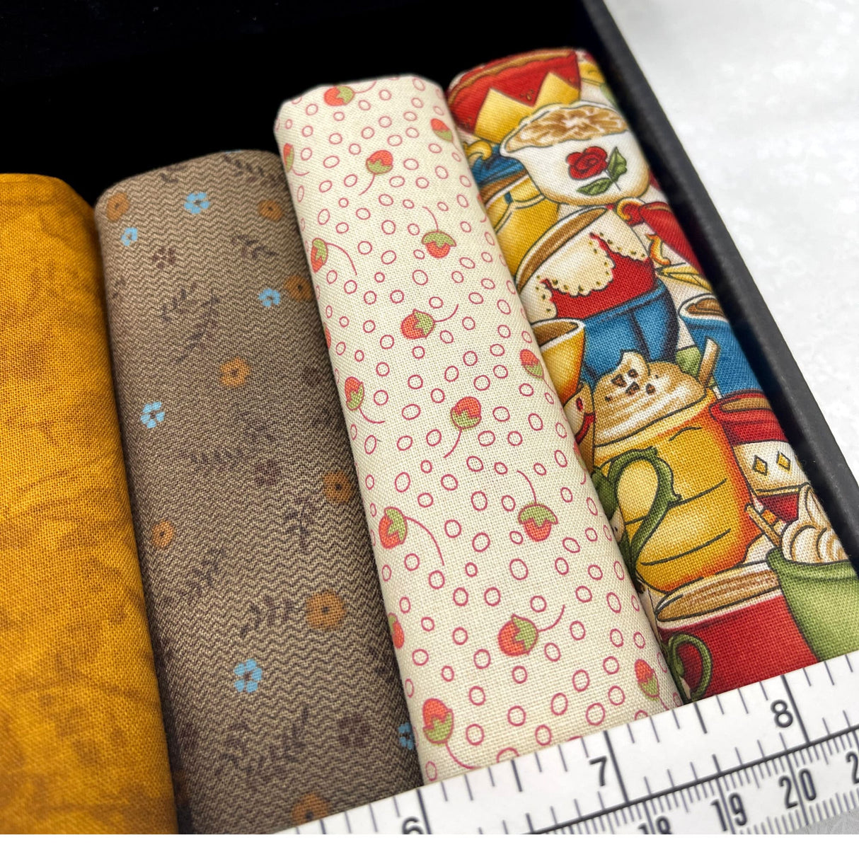 Coffee Escapes, Fat Quarter pack, Gift ideas, Pre-cut, Quilting Fabric by Henry Glass