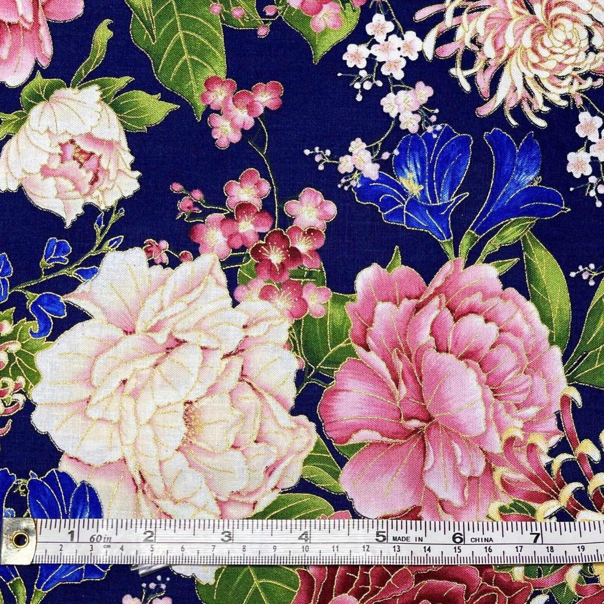 Floral fabric Sakura Japanese Geisha, Chong a Hwang, Timeless Treasures CM6158Navy
