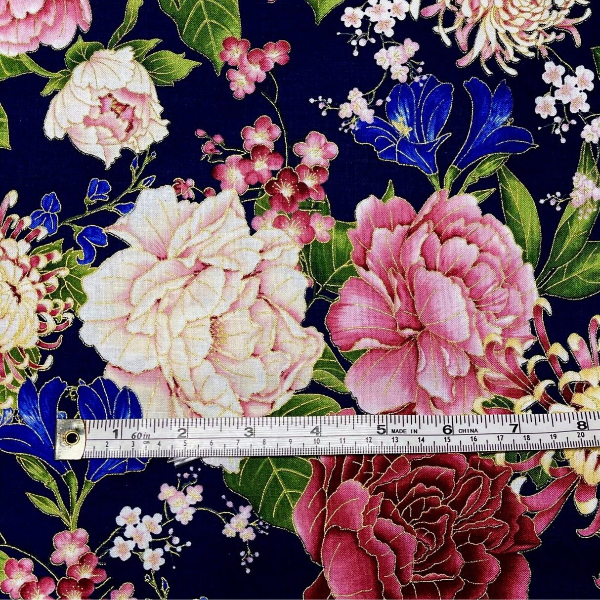 Floral fabric Sakura Japanese Geisha, Chong a Hwang, Timeless Treasures CM6158Navy