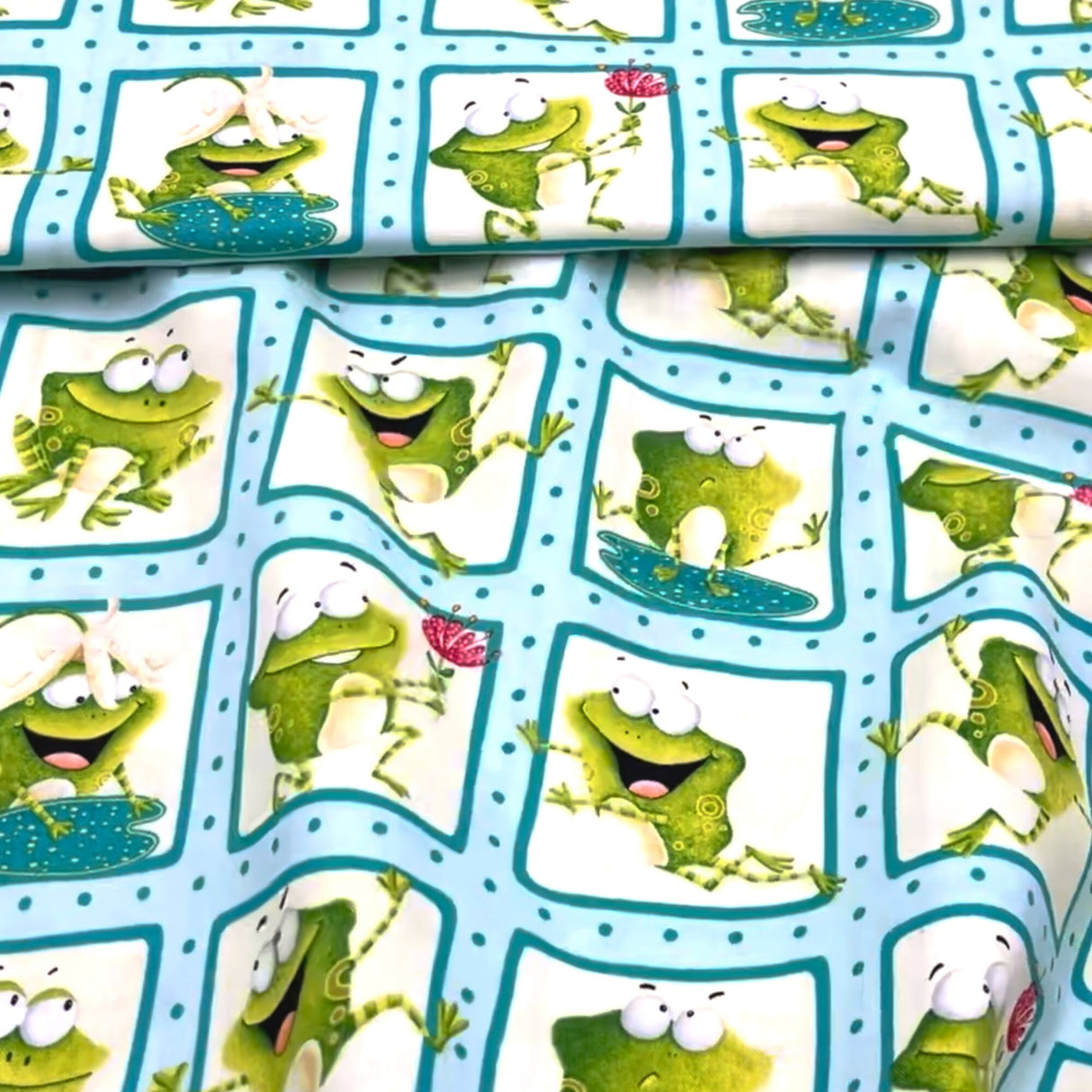 Frogland Friends, Animal Quilting fabric, Amphibians, green frogs fabric HG1061.16