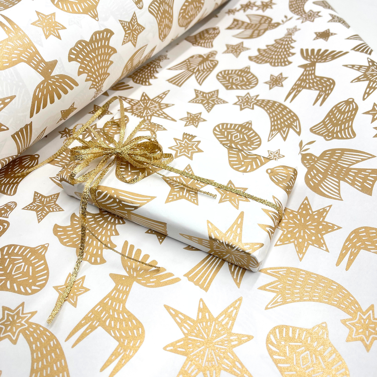 Xmas Gold Gift Wrapping Paper – 80gsm, 60cm Wide | Festive Christmas Wrap