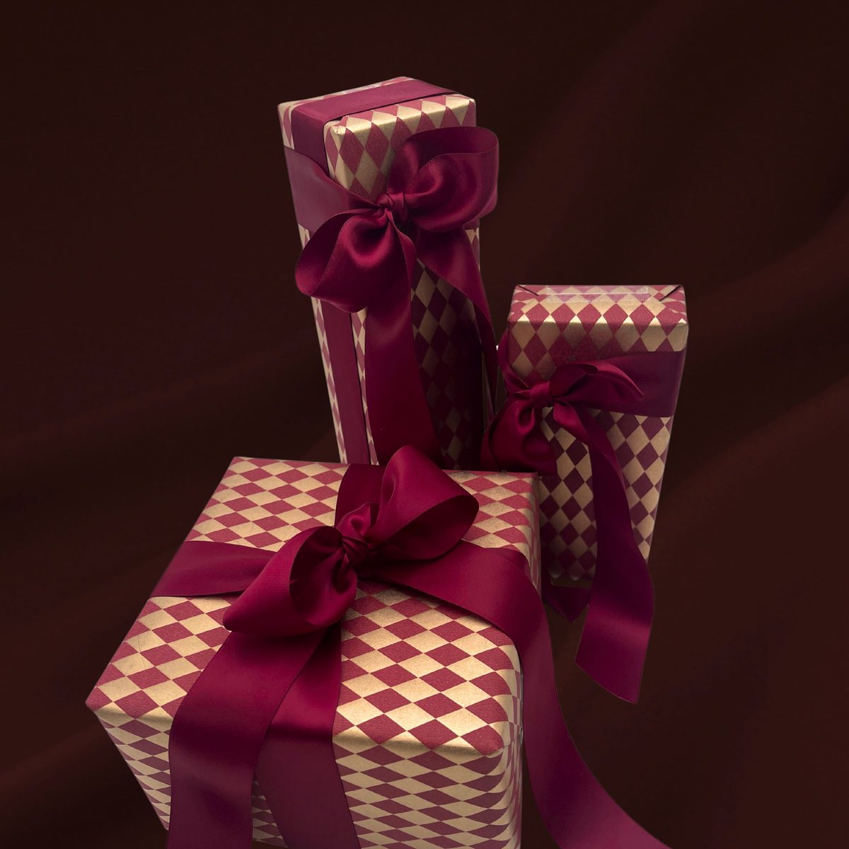 Diamonds Burgundy Gift Wrapping Paper – Gold & Burgundy Christmas Wrap