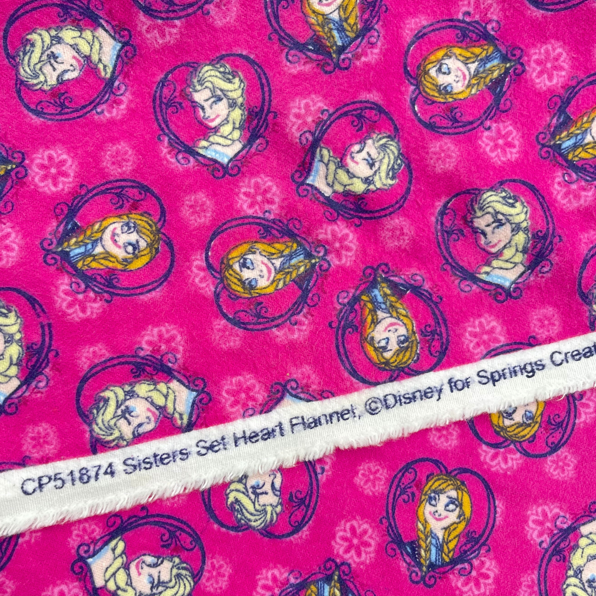 Disney Frozen Sisters Set Heart Pink - Springs Creative - Cotton Flannel Fabric - SP.51874.C470710PINK