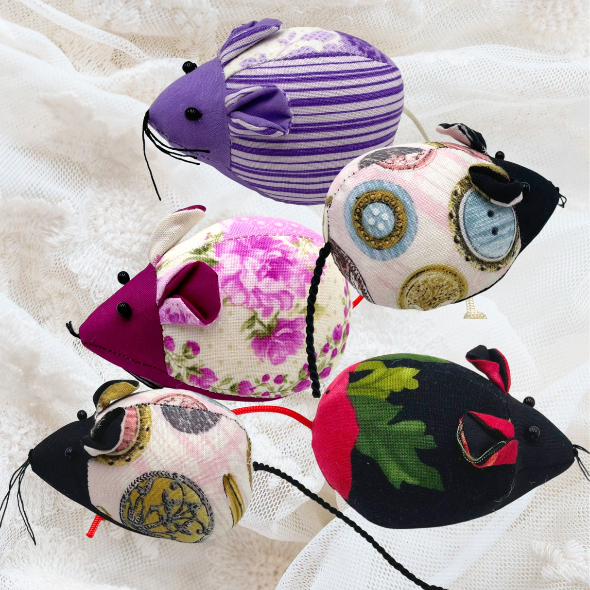 Mouse Pin Cushion – Quilting & Craft Accessory | Hobbycraft