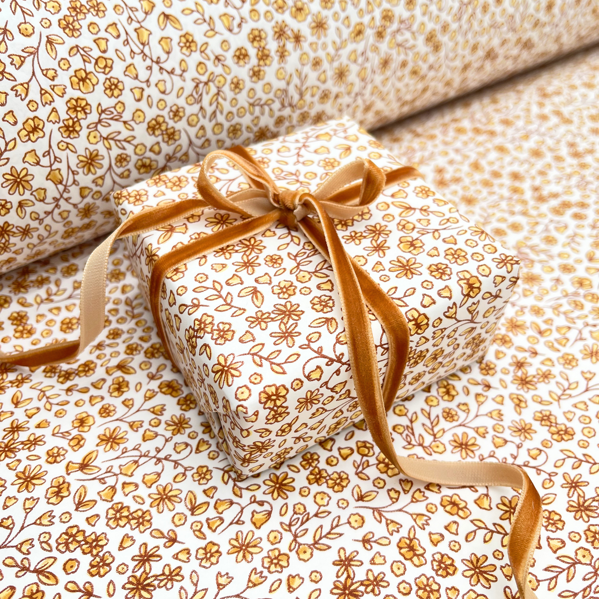 Floral Posy Toffee Gift Wrapping Paper – Rustic Floral