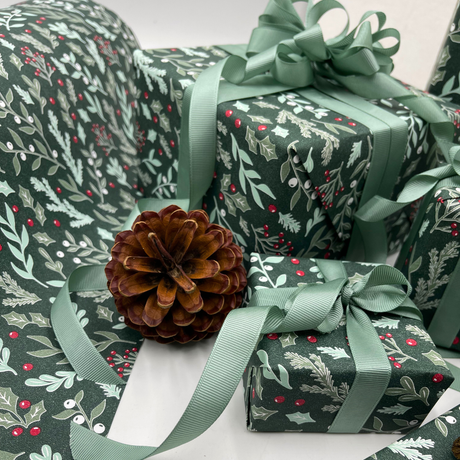 Xmas Foliage Gift Wrapping Paper – 80gsm, 60cm Wide | Festive Christmas Wrap