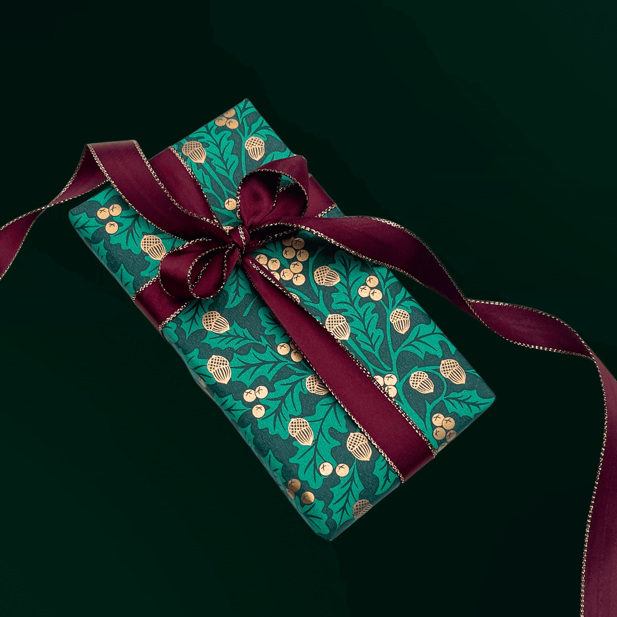 Xmas Harvest Green Gift Wrapping Paper – Acorn & Foliage Christmas Wrap