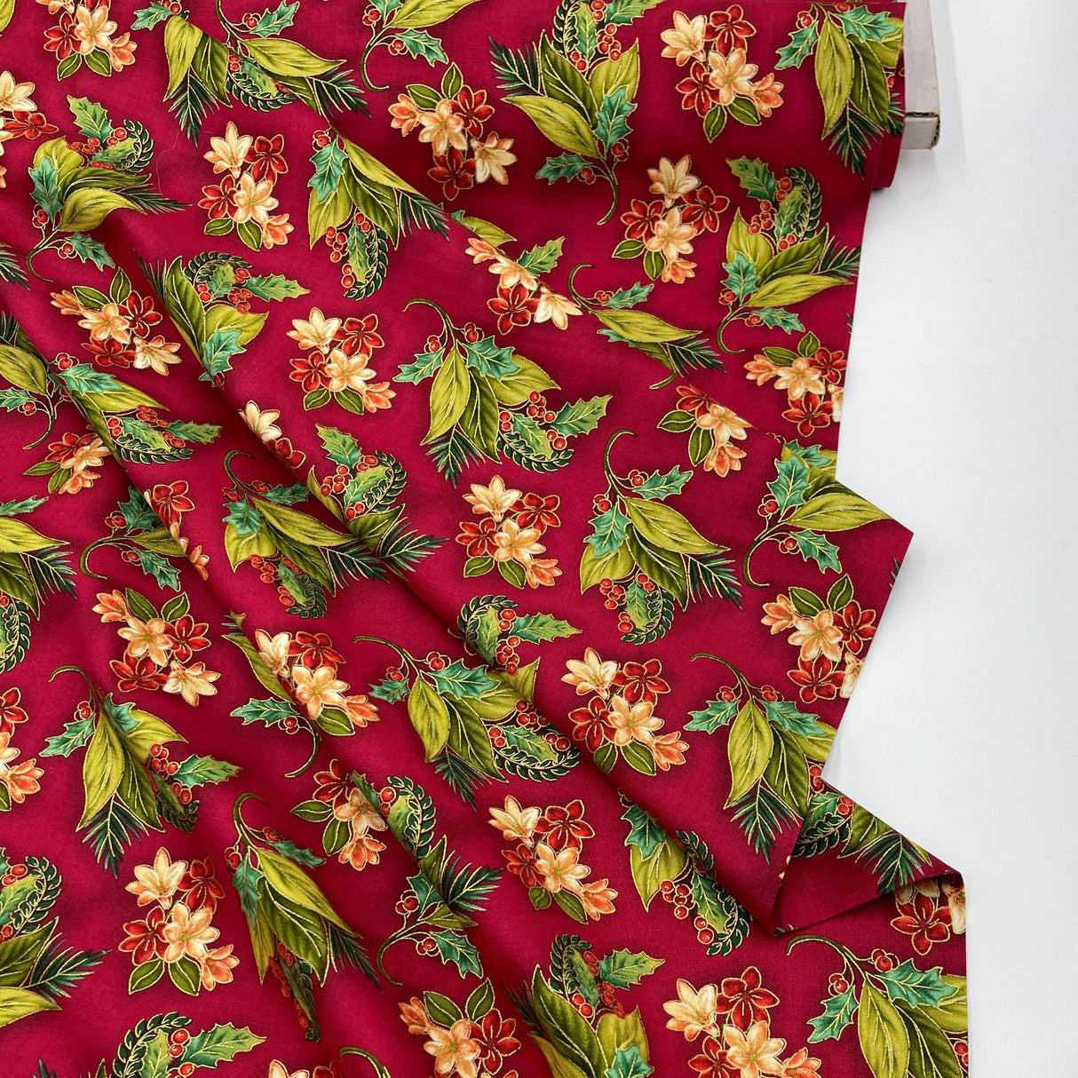 Christmas Splendor fabric Holly floral Cotton Quilting fabric Henry Glass HG9992