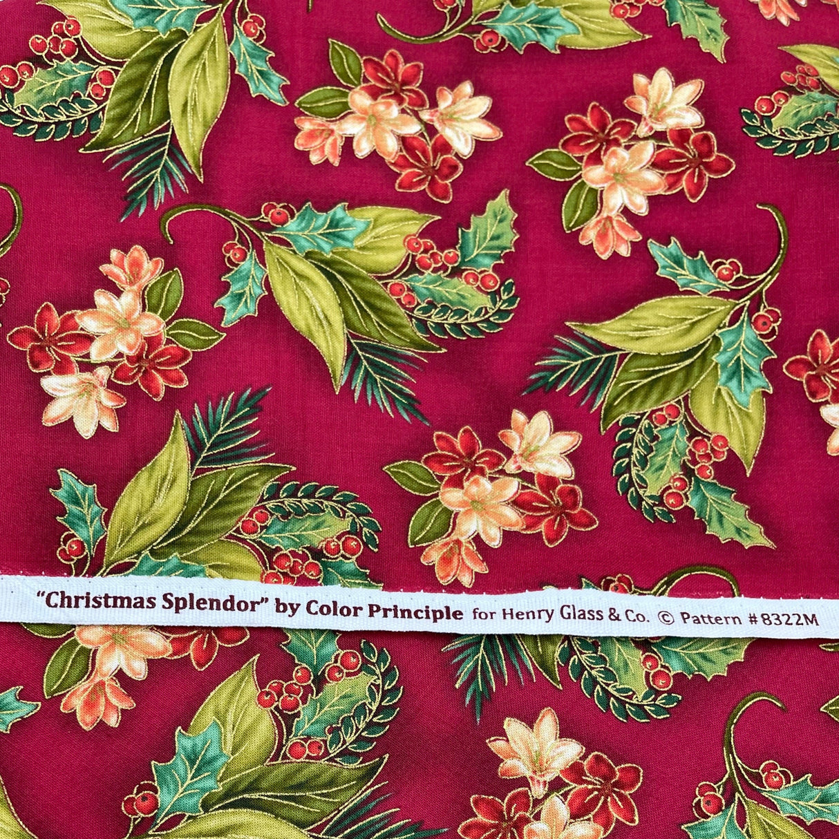 Christmas Splendor fabric Holly floral Cotton Quilting fabric Henry Glass HG9992