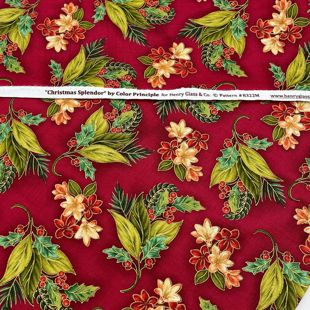 Christmas Splendor fabric Holly floral Cotton Quilting fabric Henry Glass HG9992