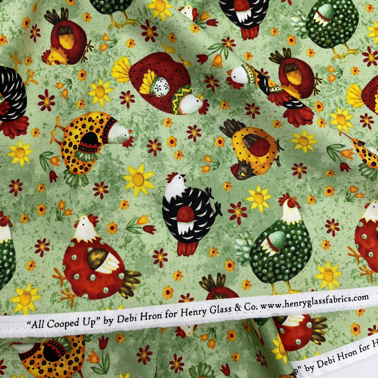 Chickens on grass fabric, Country Meadow, farm animals Country Scene HG6872-66
