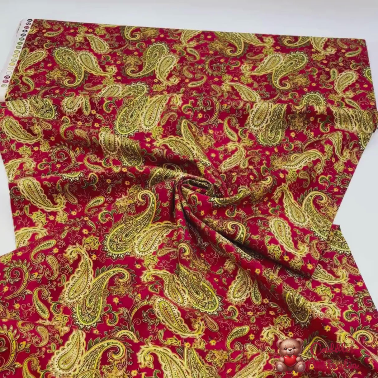 Christmas Splendor Red fabric, Gold metallic, Quilt, Craft, Cotton, Quilters fabric HG8321M-8