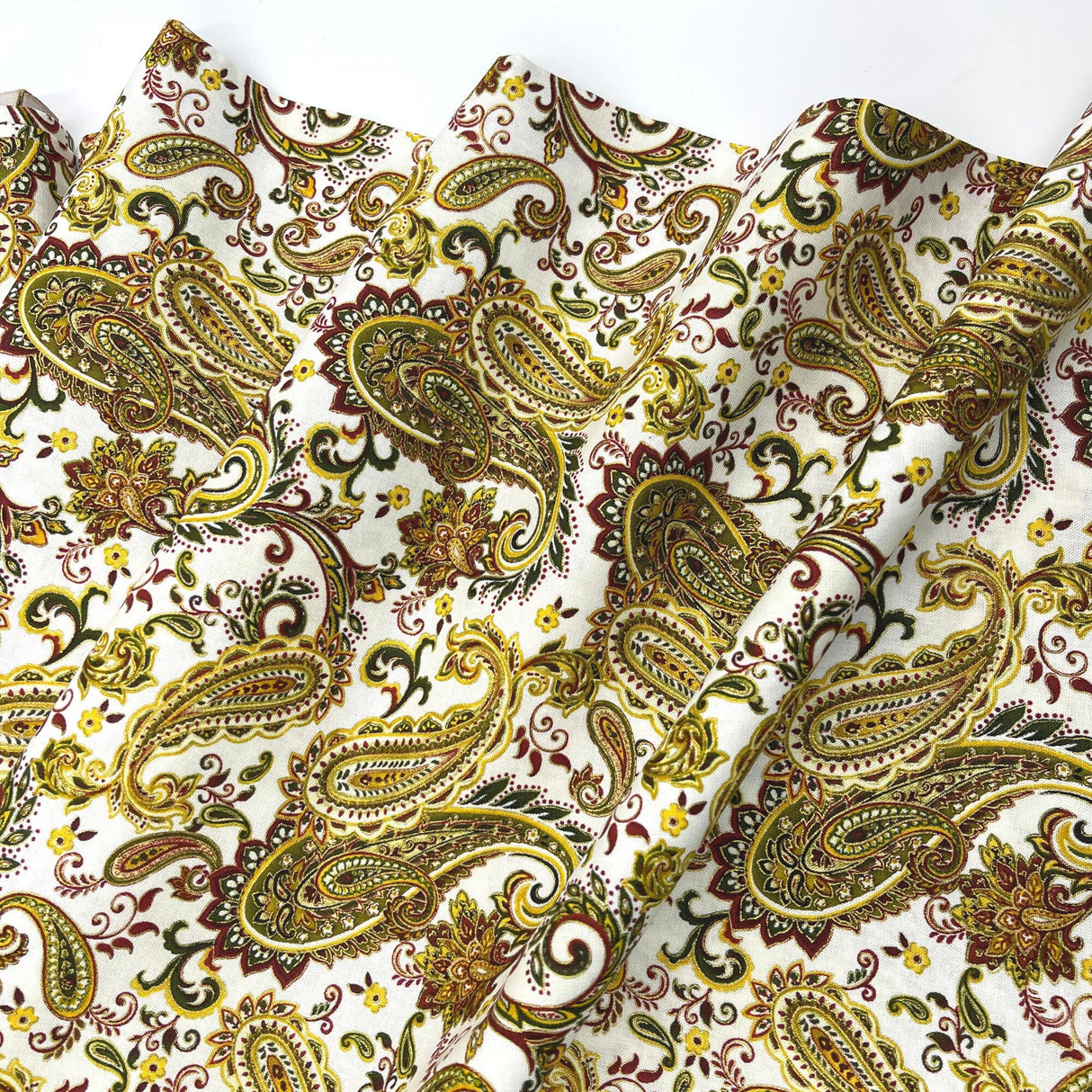 Christmas Splendor fabric, Gold metallic, Quilt, Craft, Cotton, Quilters fabric HG8321-44