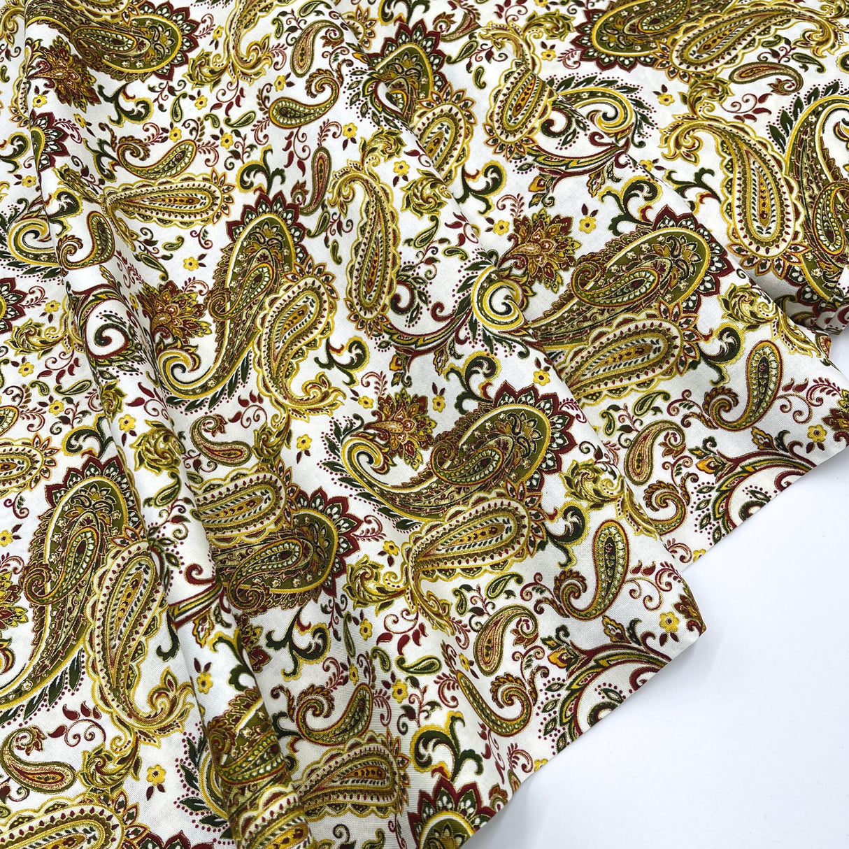 Christmas Splendor fabric, Gold metallic, Quilt, Craft, Cotton, Quilters fabric HG8321-44