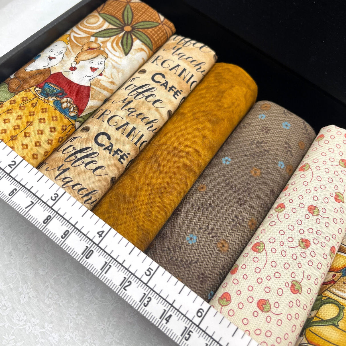 Coffee Escapes, Fat Quarter pack, Gift ideas, Pre-cut, Quilting Fabric by Henry Glass