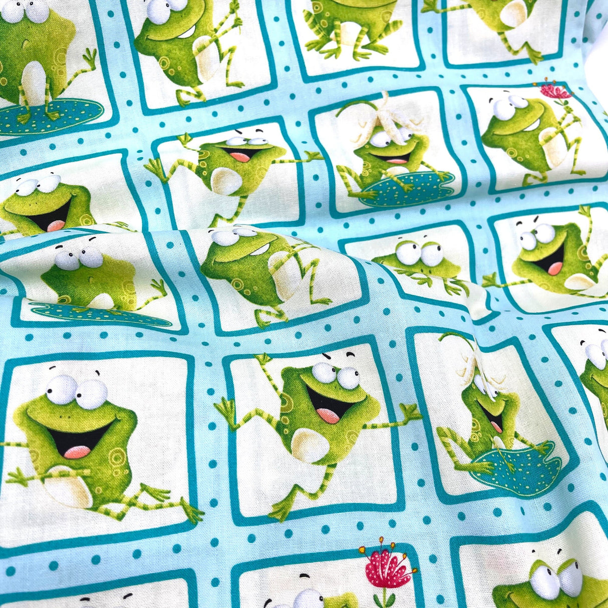 Frogland Friends, Animal Quilting fabric, Amphibians, green frogs fabric HG1061.16