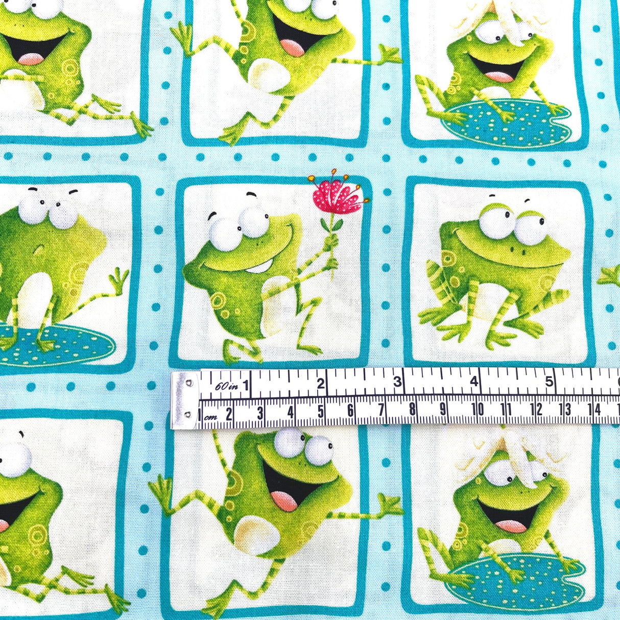 Frogland Friends, Animal Quilting fabric, Amphibians, green frogs fabric HG1061.16
